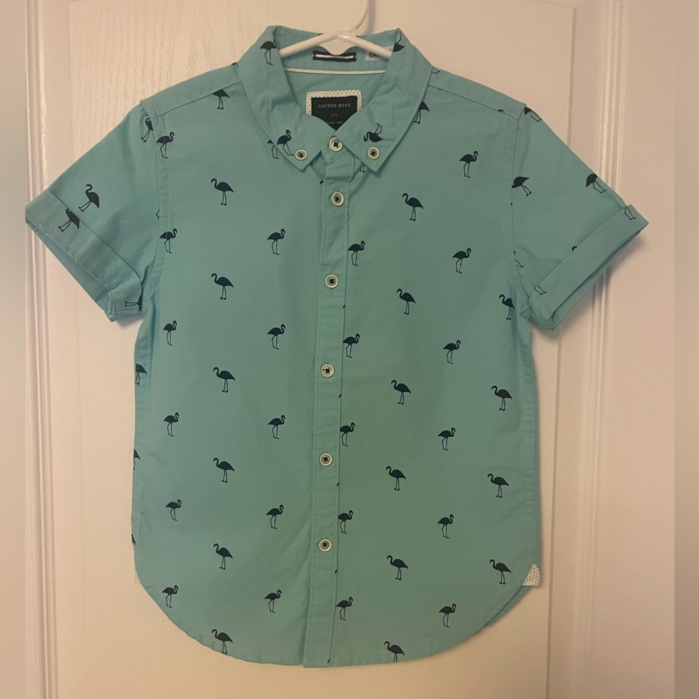 Boys button down short sleeve shirt / Boy 5-6